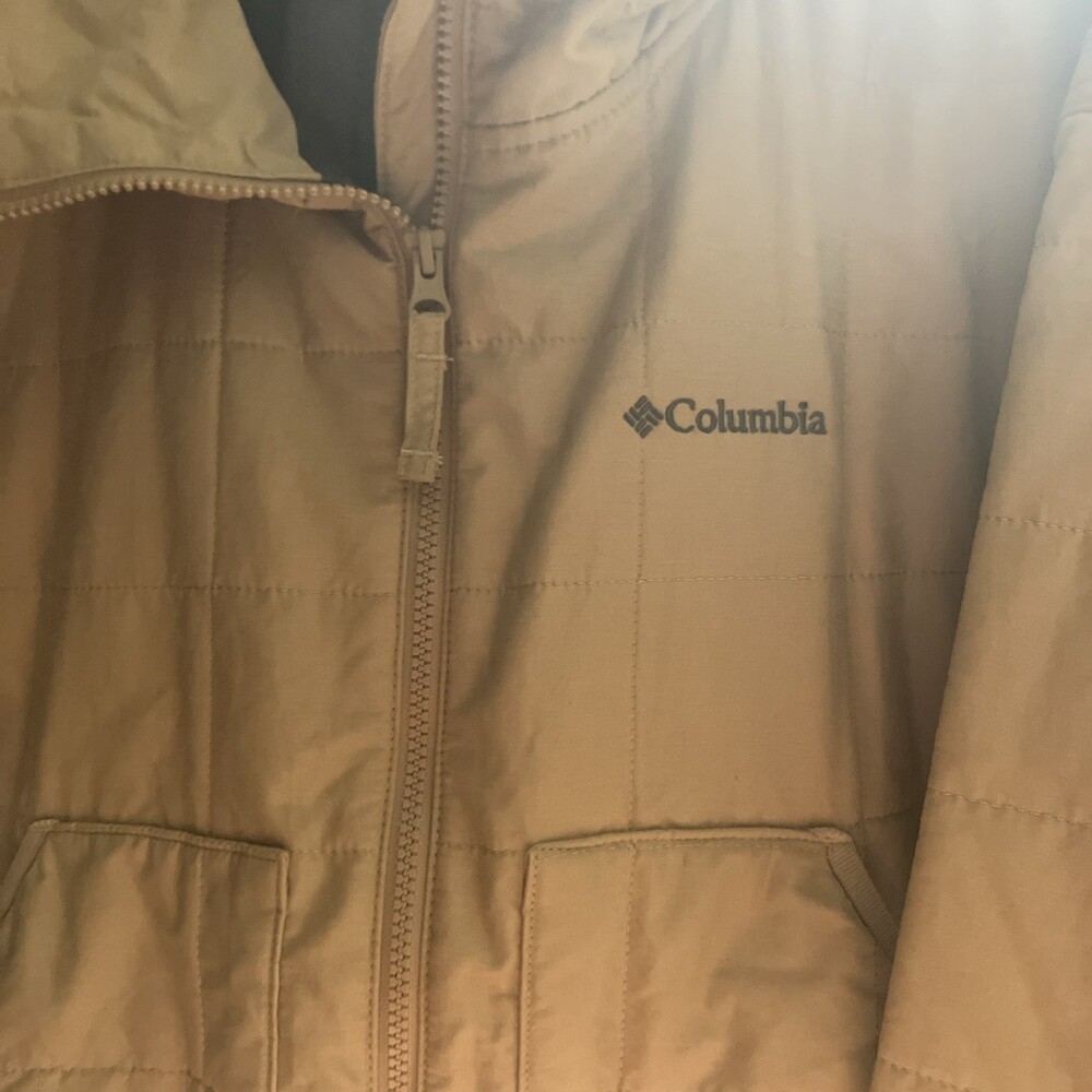 Columbia Size Large Jacket Light Weight Quilted Look Tan Unisex NWOT